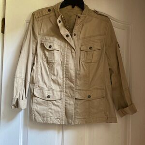 Sonoma light weight jacket, khaki color size large.